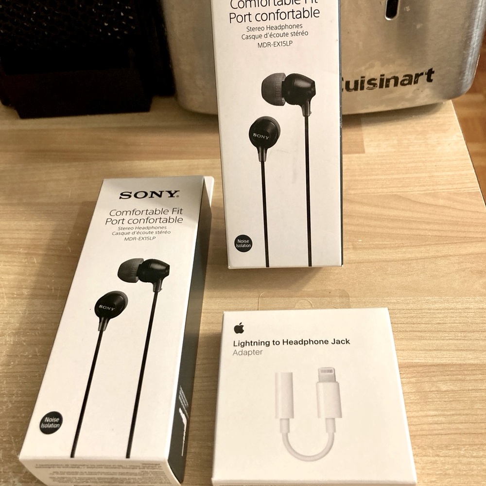 NEW in box SONY Stereo Headphones x 2 and Apple Lightning Jack